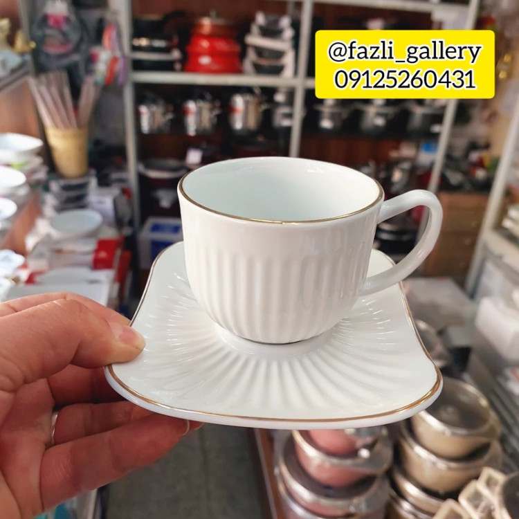 فنجانونعلبکی لارن لمون